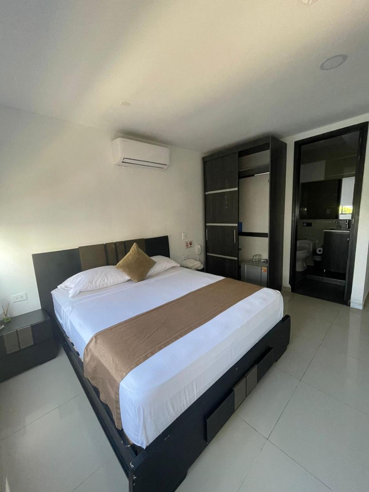 Cartagena Hotel Hernandez Ctg מראה חיצוני תמונה