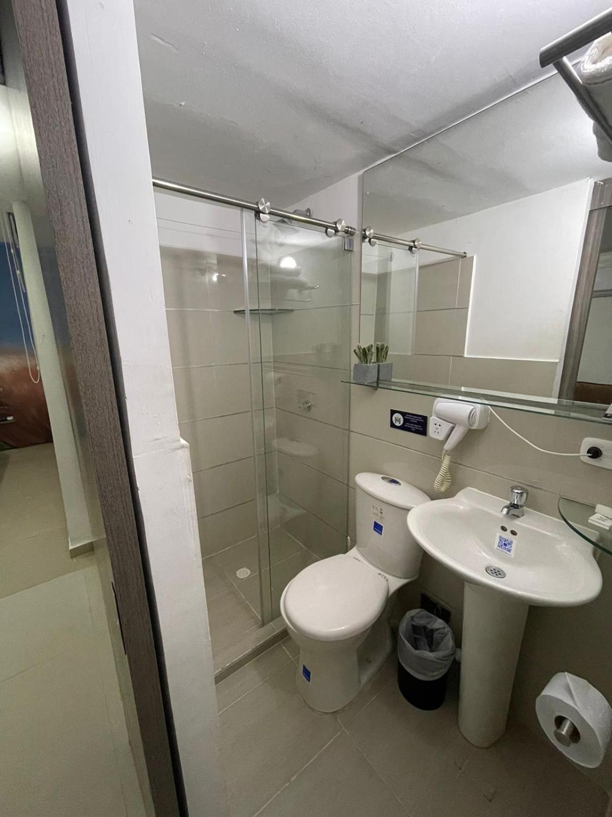 Cartagena Hotel Hernandez Ctg מראה חיצוני תמונה