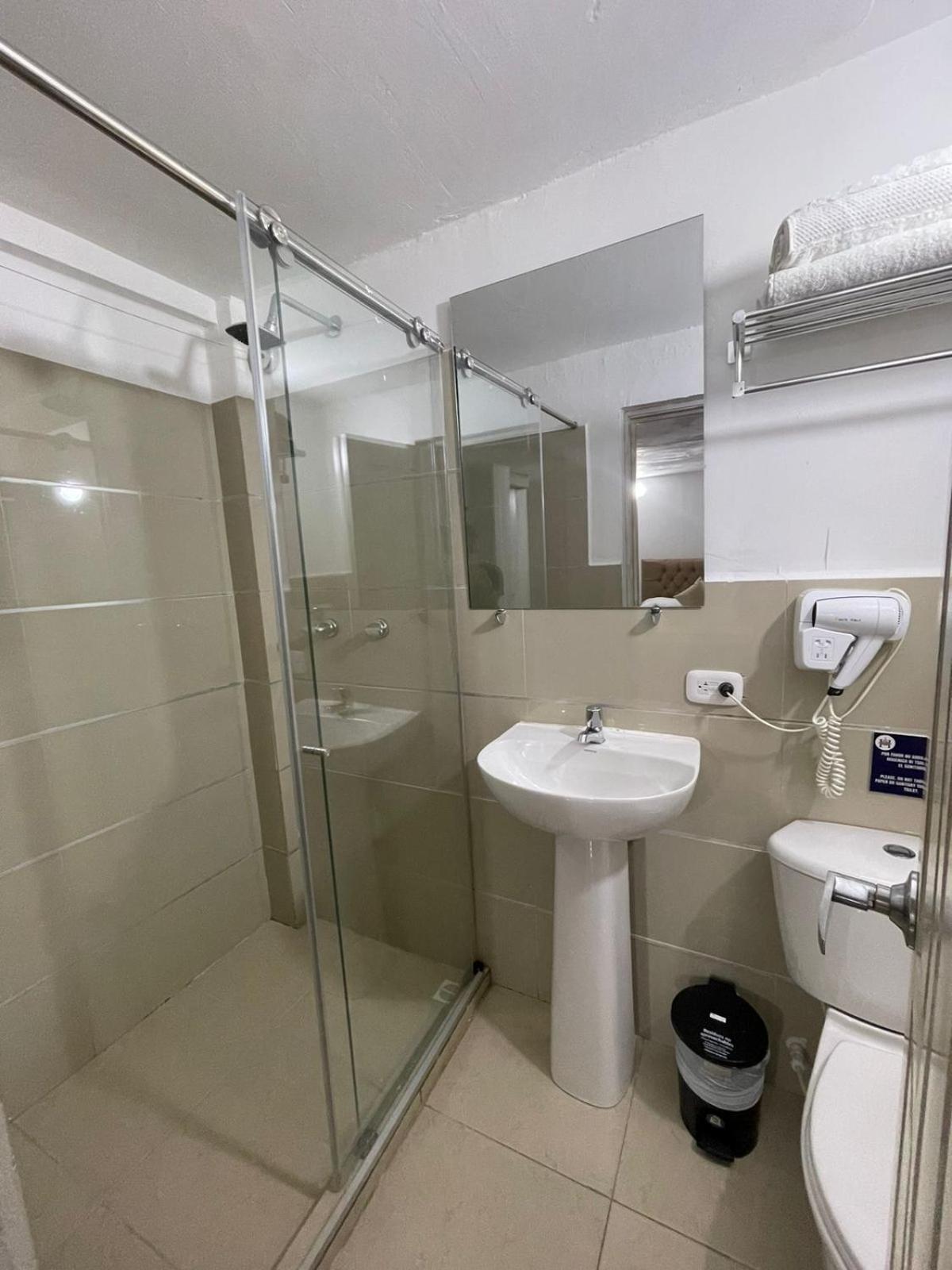 Cartagena Hotel Hernandez Ctg מראה חיצוני תמונה
