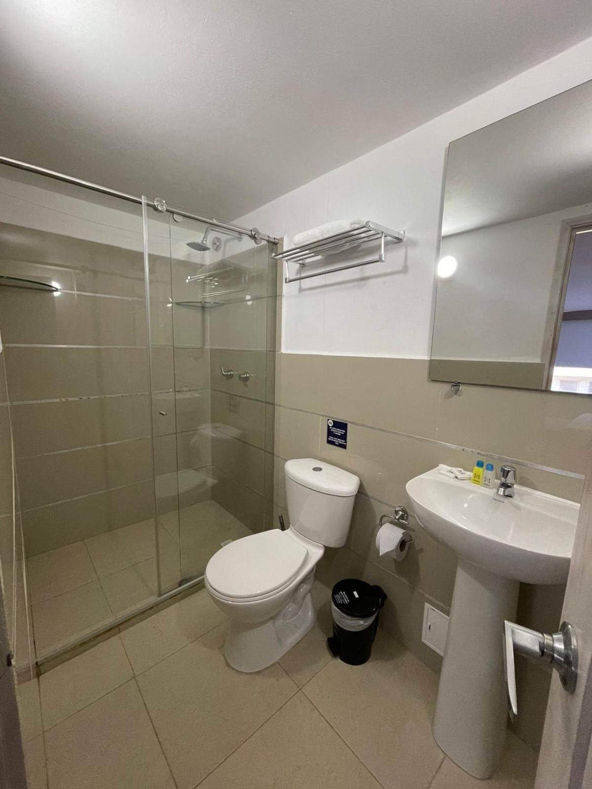Cartagena Hotel Hernandez Ctg מראה חיצוני תמונה