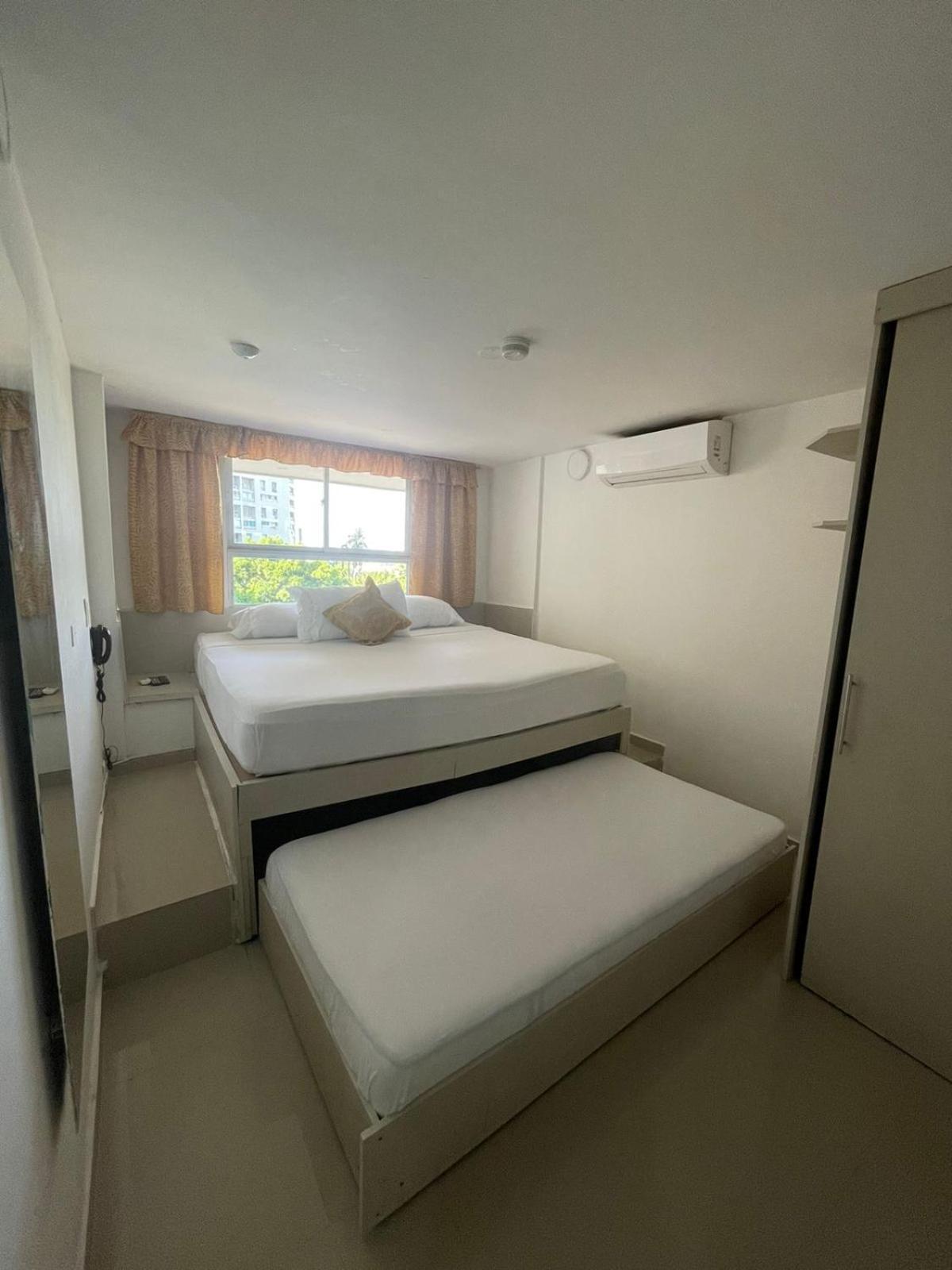 Cartagena Hotel Hernandez Ctg מראה חיצוני תמונה